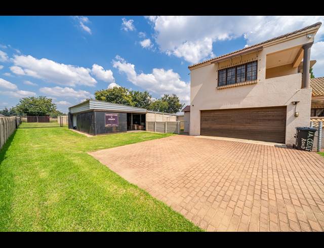 5,578M² SMALLHOLDING FOR SALE IN BENONI AH